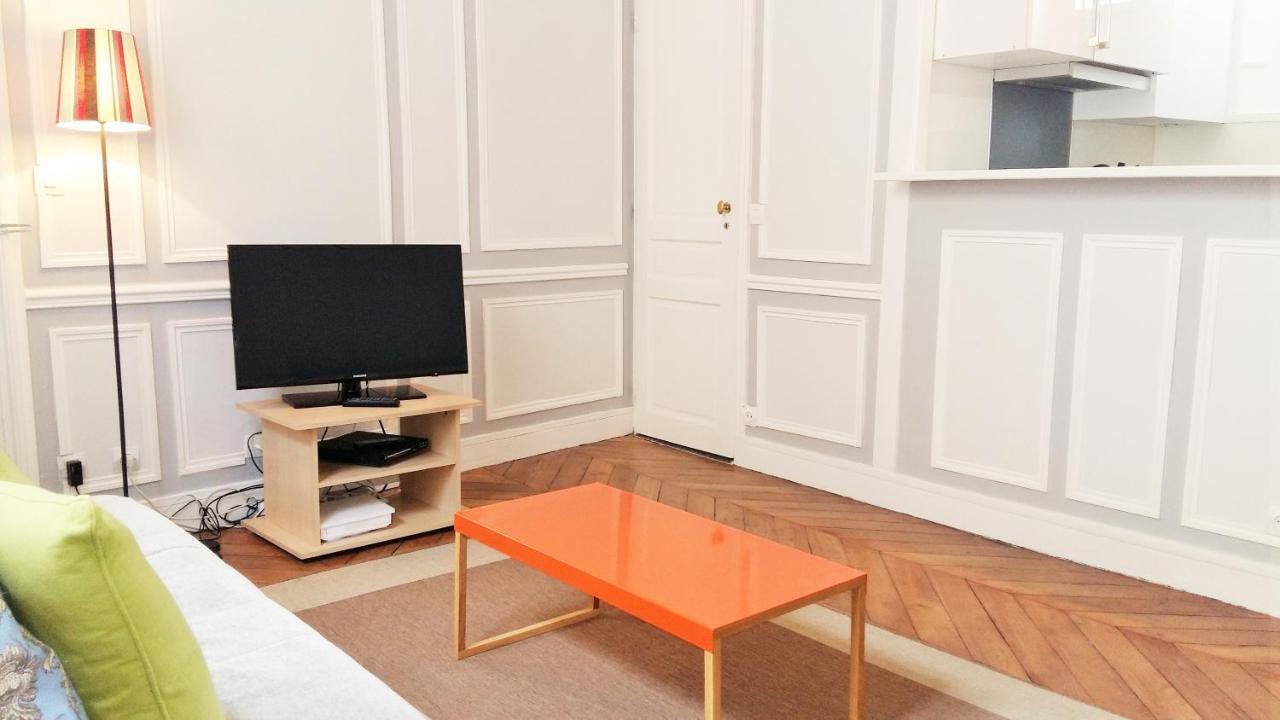 Place Hoche Appartement Versailles Buitenkant foto