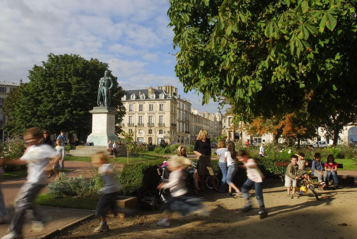 Place Hoche Appartement Versailles Buitenkant foto